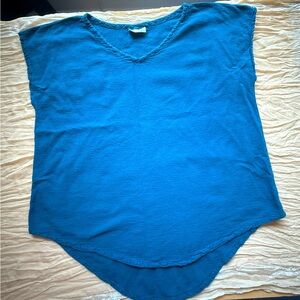 Colorways teal top